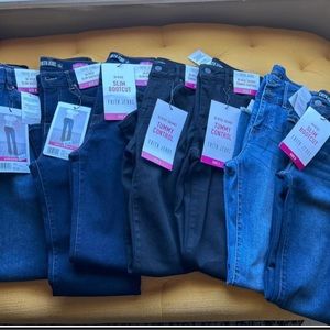 Blue jeans can fit women are teens